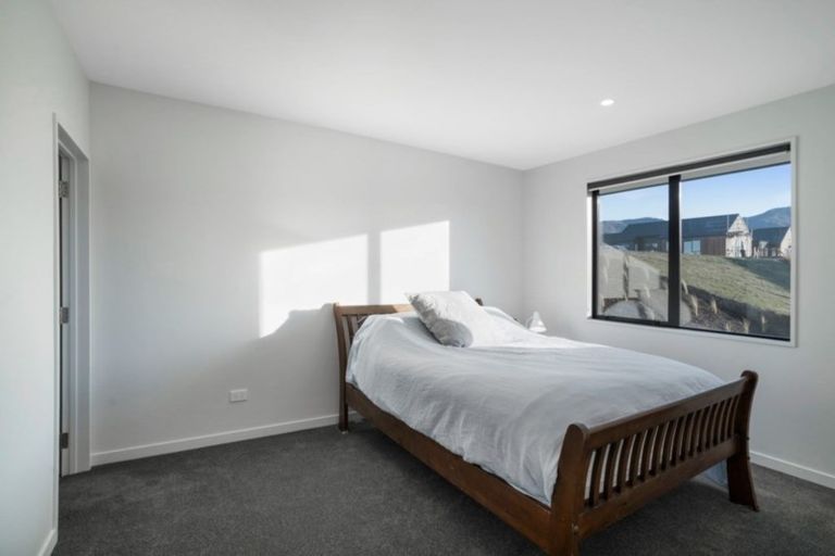 Photo of property in 39 Obelisk Street, Wanaka, 9305