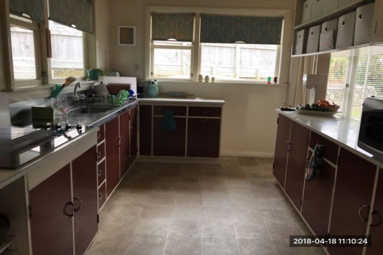 Photo of property in 8 Angell Street, Johnsonville, Wellington, 6037