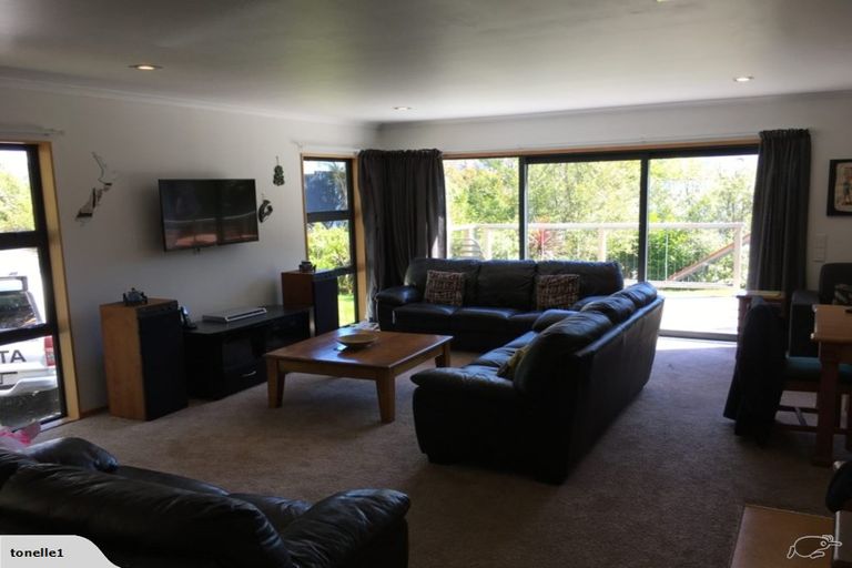 Photo of property in 11 Marion Street, Macandrew Bay, Dunedin, 9014