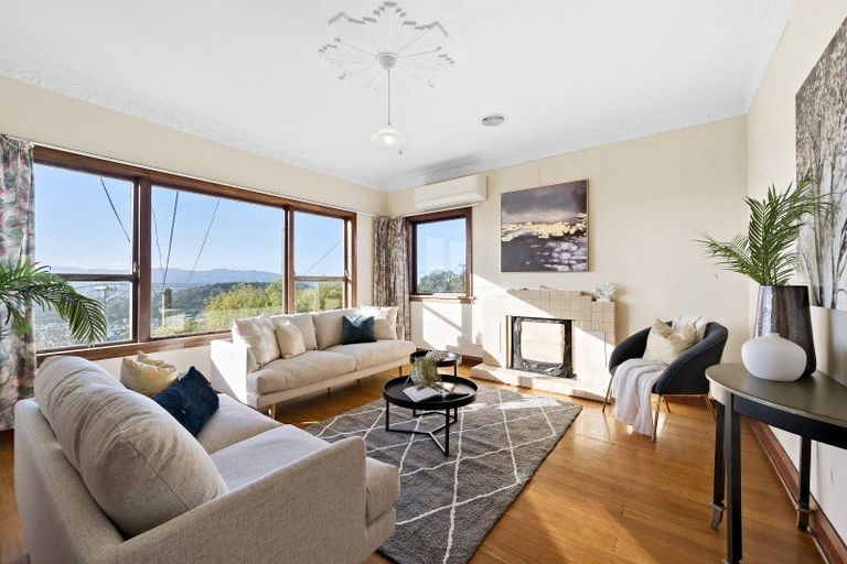 Photo of property in 138 The Ridgeway, Mornington, Wellington, 6021