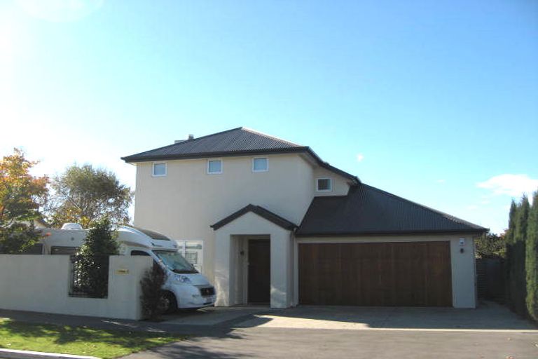 Photo of property in 34 Garreg Road, Fendalton, Christchurch, 8052