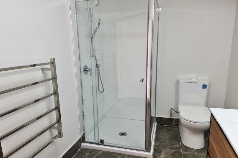 Photo of property in 17c Balmain Road, Birkenhead, Auckland, 0626