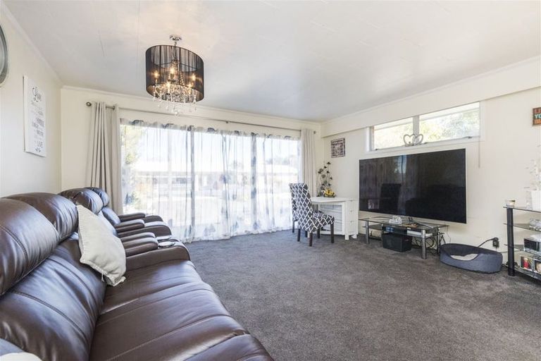 Photo of property in 1a Ruamahanga Crescent, Terrace End, Palmerston North, 4410