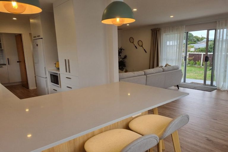 Photo of property in 4 Simcox Street, Otaki Beach, Otaki, 5512