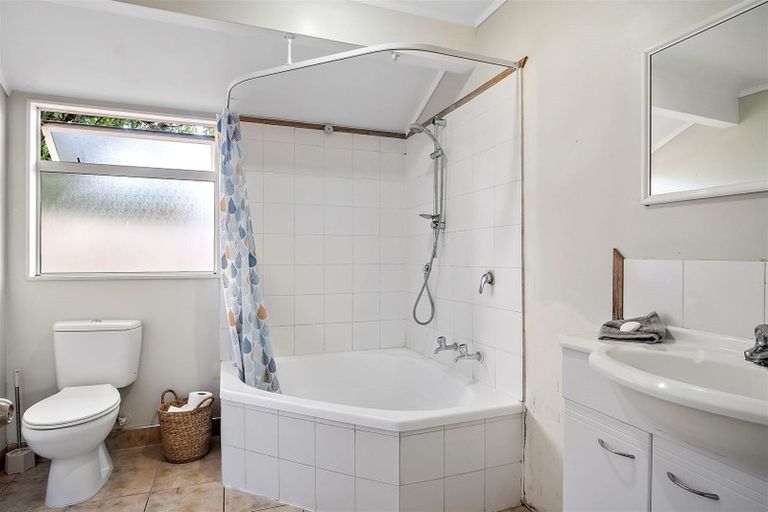 Photo of property in 8 Saint Leger Crescent, Huntington Park, Auckland, 2013