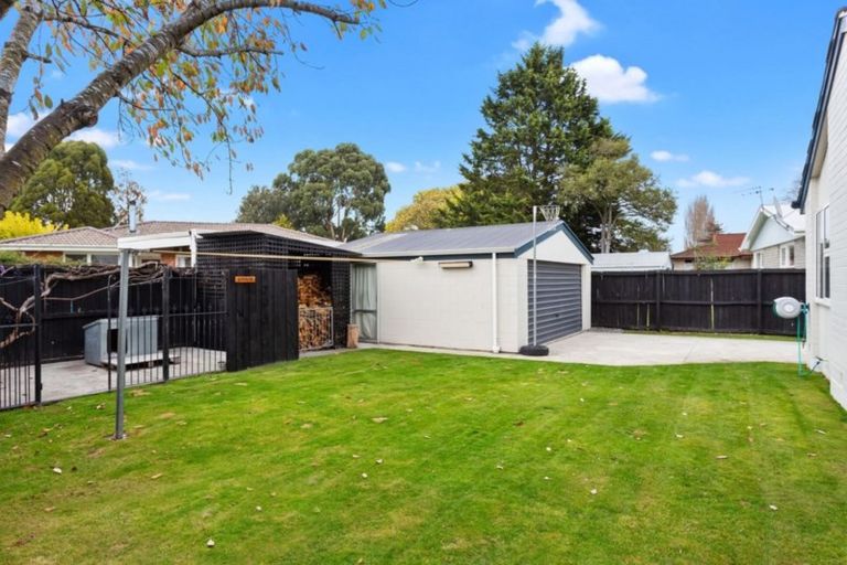 Photo of property in 25 Saunders Place, Redwood, Christchurch, 8051