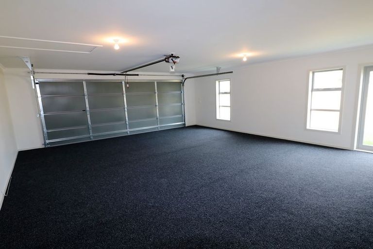Photo of property in 11 Tararua Crescent, Carterton, 5713