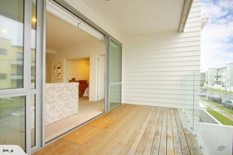 Photo of property in 1f/136 Stancombe Road, Flat Bush, Auckland, 2016