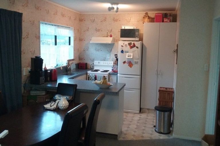 Photo of property in 27 Lydia Place, Kelvin Grove, Palmerston North, 4414