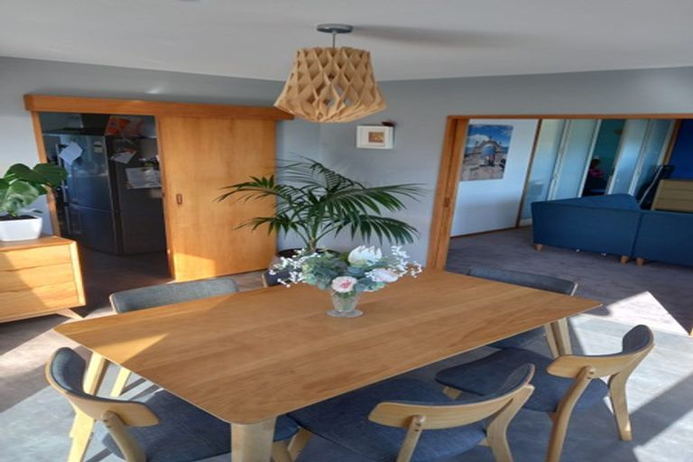 Photo of property in 8a Beach Road, Titahi Bay, Porirua, 5022