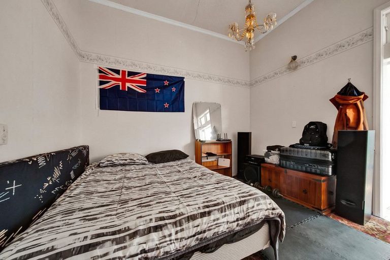 Photo of property in 25 Argyle Street, Hawera, 4610