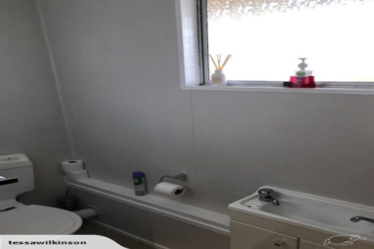 Photo of property in 2/14 Finchley Road, Torbay, Auckland, 0630