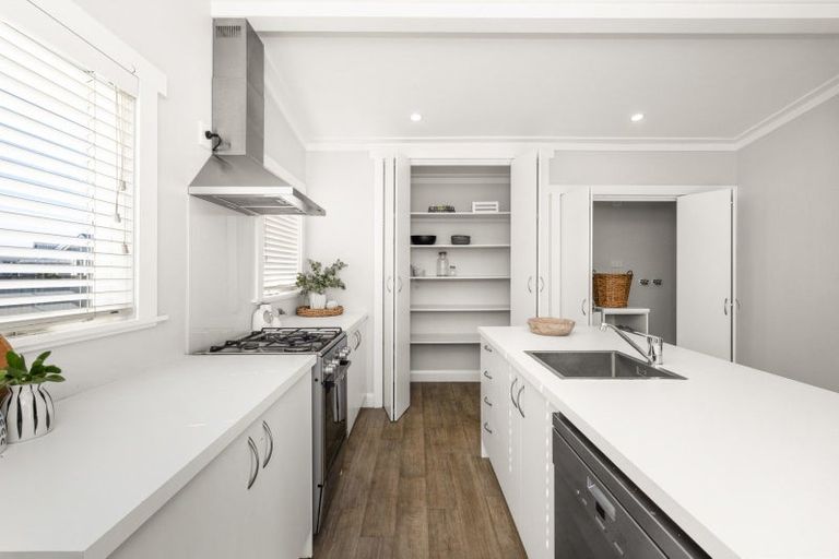 Photo of property in 93 Georges Drive, Napier South, Napier, 4110