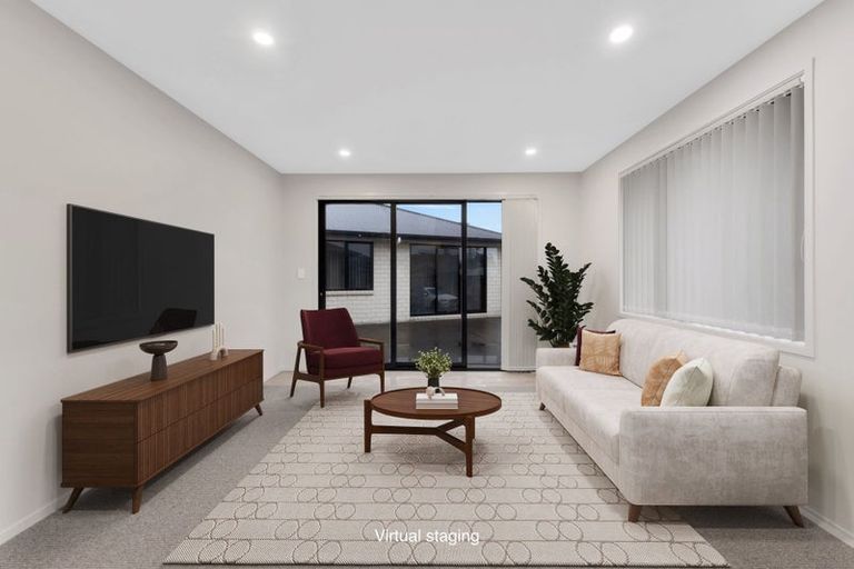 Photo of property in 8a Frederick Place, Whalers Gate, New Plymouth, 4310