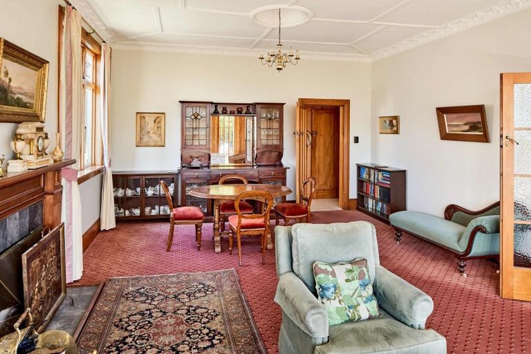 Photo of property in 35 Marine Parade, Eastbourne, Lower Hutt, 5013