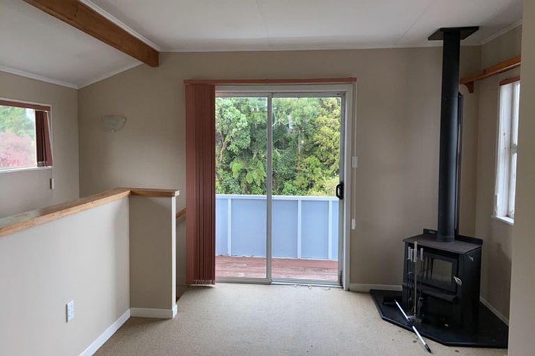 Photo of property in 37 Awanui Street, Merrilands, New Plymouth, 4312