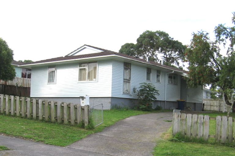 Photo of property in 10 Backhurst Grove, Massey, Auckland, 0614