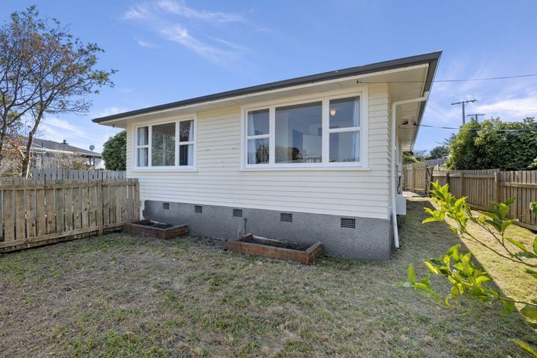 Photo of property in 5 Pembroke Street, Westown, New Plymouth, 4310