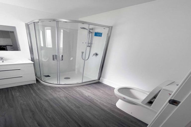 Photo of property in 7 Rixon Grove, Mount Victoria, Wellington, 6011