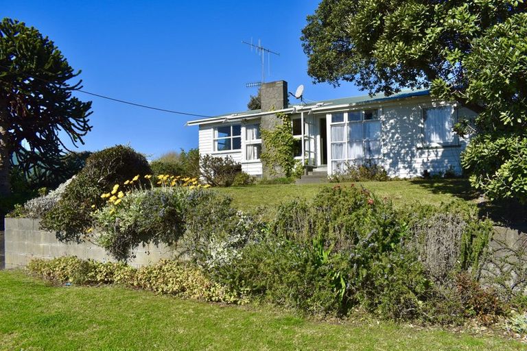 Photo of property in 4 Mahoe Street, Otaki Beach, Otaki, 5512