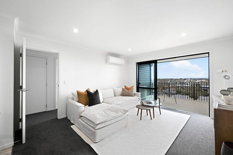Photo of property in 1/12 Ruakiwi Road, Hamilton Lake, Hamilton, 3204