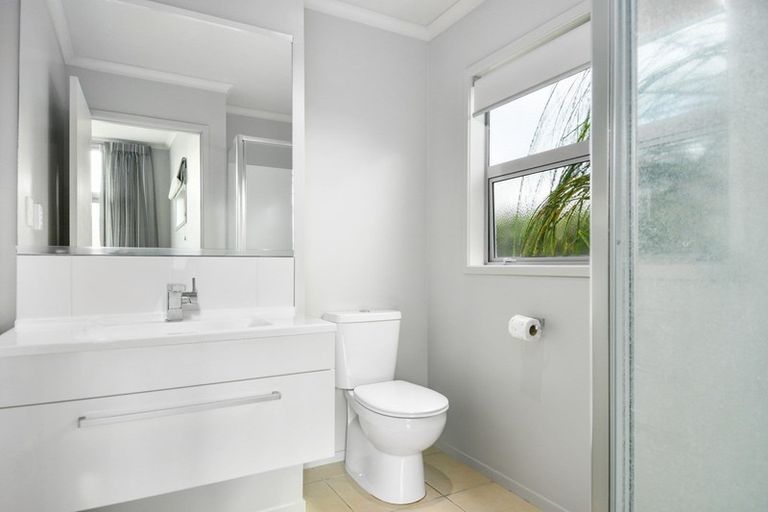 Photo of property in 2 Tory Way, Omokoroa, 3114