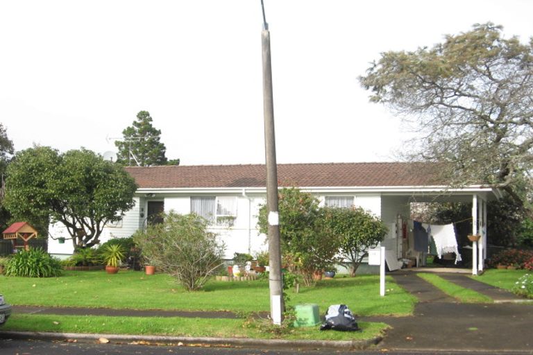 Photo of property in 16 Glennandrew Drive, Half Moon Bay, Auckland, 2012
