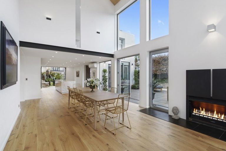 Photo of property in 100 Glandovey Road, Fendalton, Christchurch, 8052