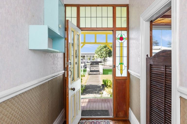 Photo of property in 143 Wellesley Road, Napier South, Napier, 4110