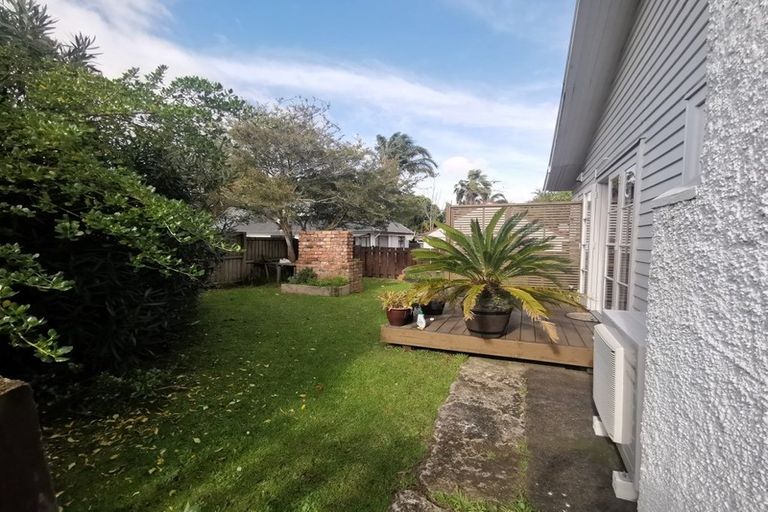 Photo of property in 1/12 Halsey Road, Manurewa, Auckland, 2102