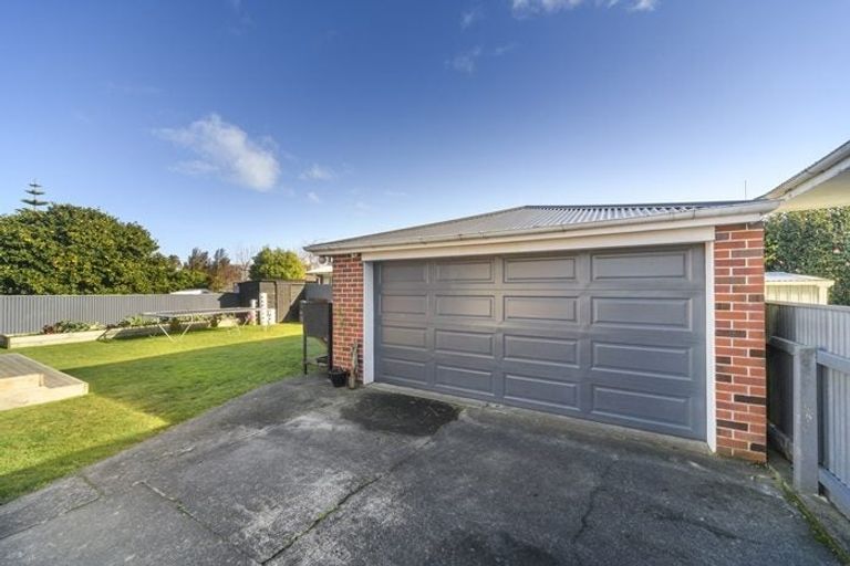 Photo of property in 6 Innes Place, Roslyn, Palmerston North, 4414