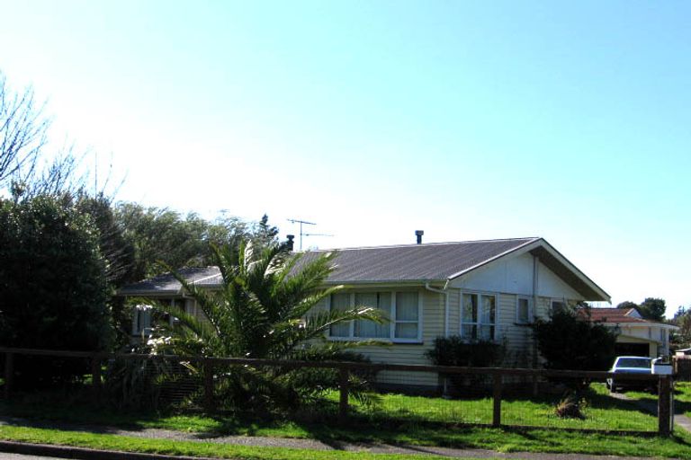 Photo of property in 10 Churchill Crescent, Featherston, 5710