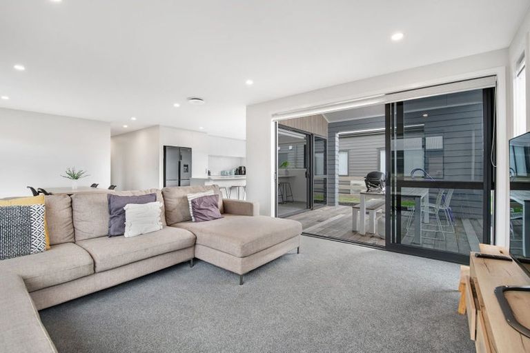 Photo of property in 54 Paparahi Place, Wainui, Silverdale, 0992