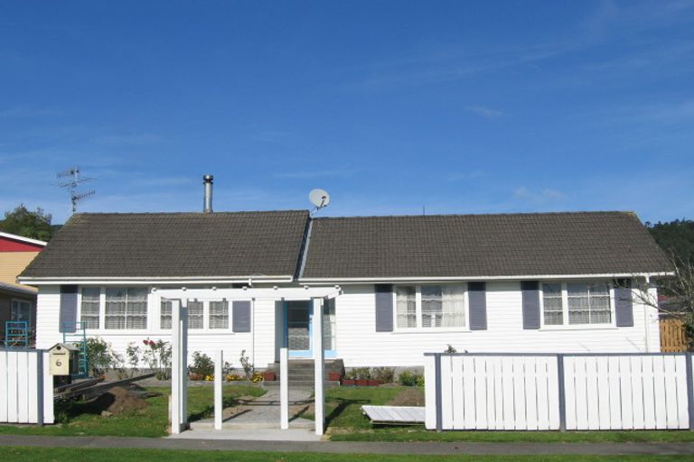 Photo of property in 6 Tanekaha Street, Stokes Valley, Lower Hutt, 5019