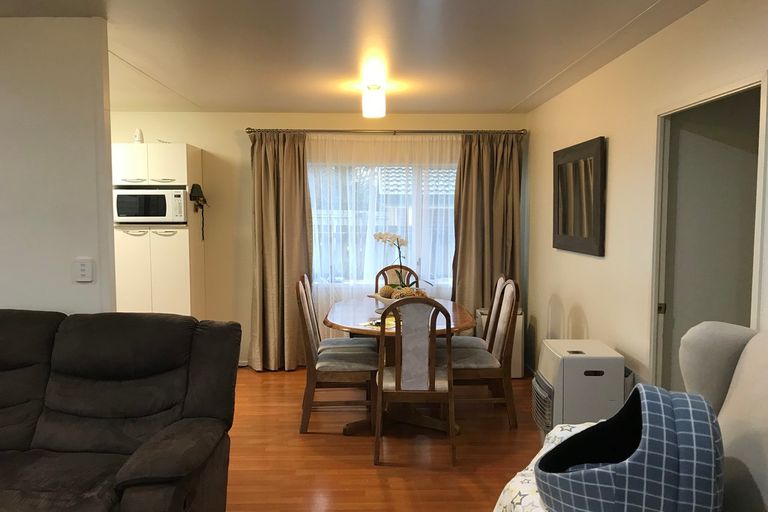 Photo of property in 11a Bill Phillip Place, Clendon Park, Auckland, 2103