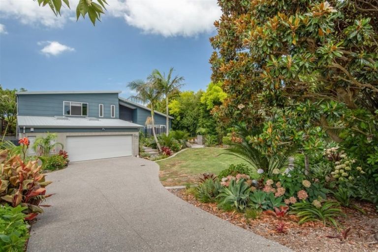 Photo of property in 98 Clovelly Road, Bucklands Beach, Auckland, 2012