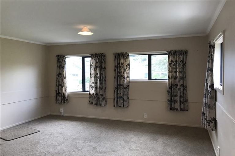 Photo of property in 4 Hindmarsh Street, Johnsonville, Wellington, 6037