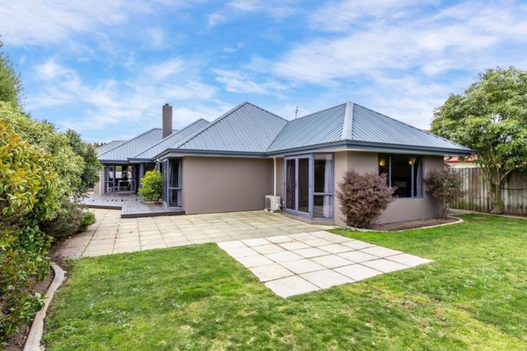 Photo of property in 4 Forest Drive, Parklands, Christchurch, 8083