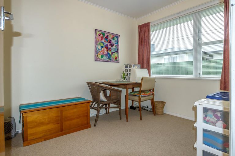 Photo of property in 2 Lockhart Avenue, Milson, Palmerston North, 4414