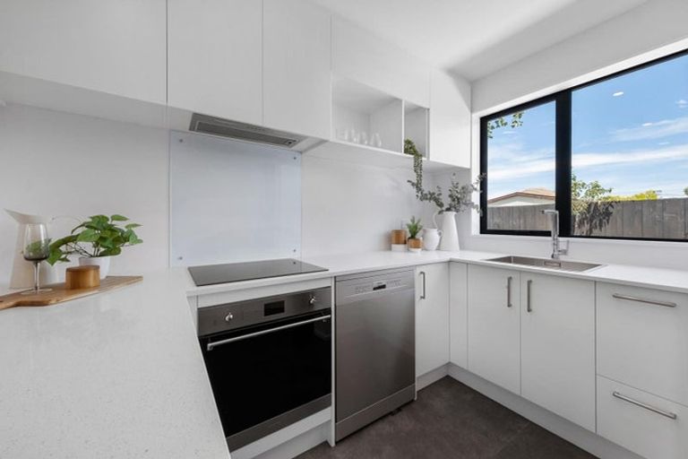 Photo of property in 3/26 Grassmere Street, Papanui, Christchurch, 8052