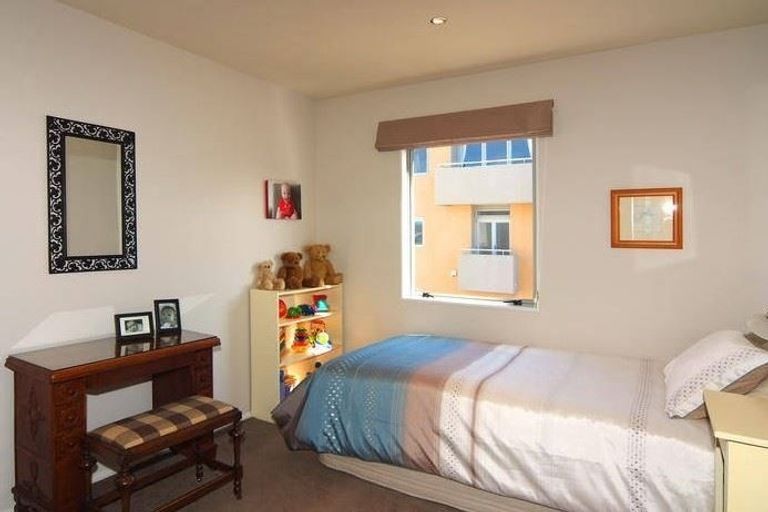 Photo of property in Marrakech Cafe, 18/305 Evans Bay Parade, Hataitai, Wellington, 6021