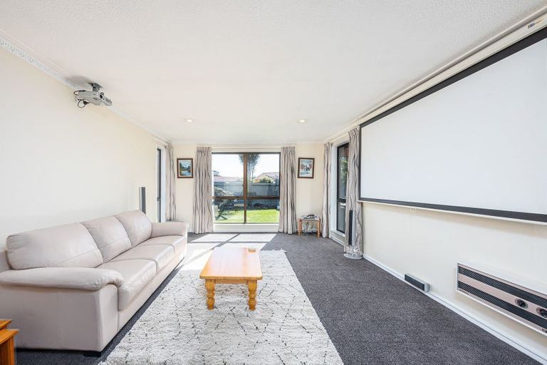 Photo of property in 156 Sawyers Arms Road, Northcote, Christchurch, 8052