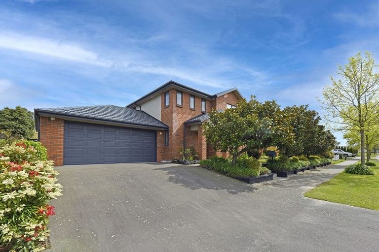 Photo of property in 37 Mcmahon Drive, Aidanfield, Christchurch, 8025
