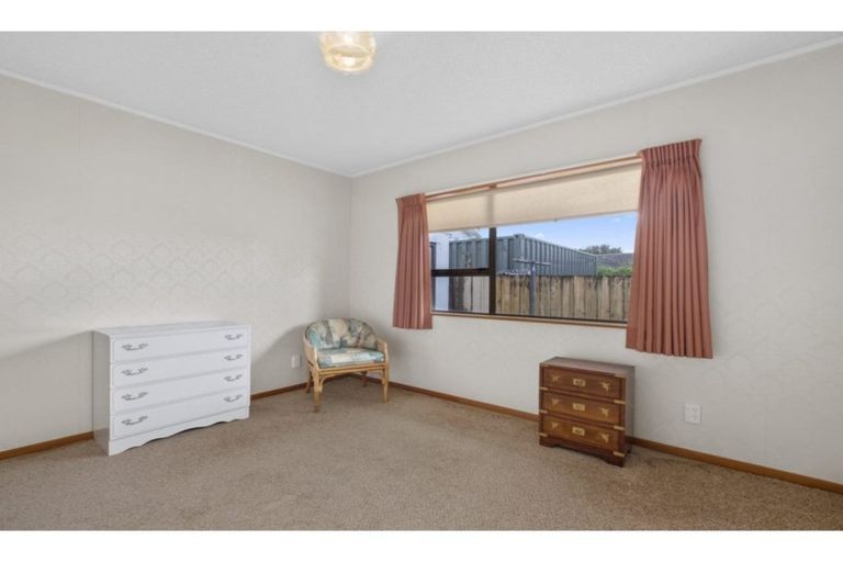 Photo of property in 2/208 Centreway Road, Orewa, 0931