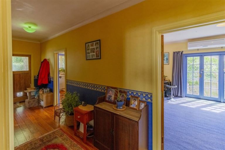 Photo of property in 124 Shakespeare Road, Bluff Hill, Napier, 4110