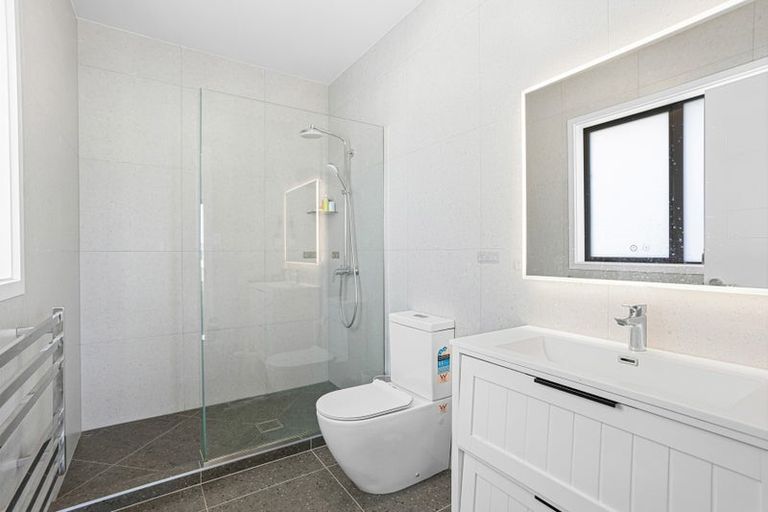 Photo of property in 11 Pacific Heights Road, Orewa, 0931