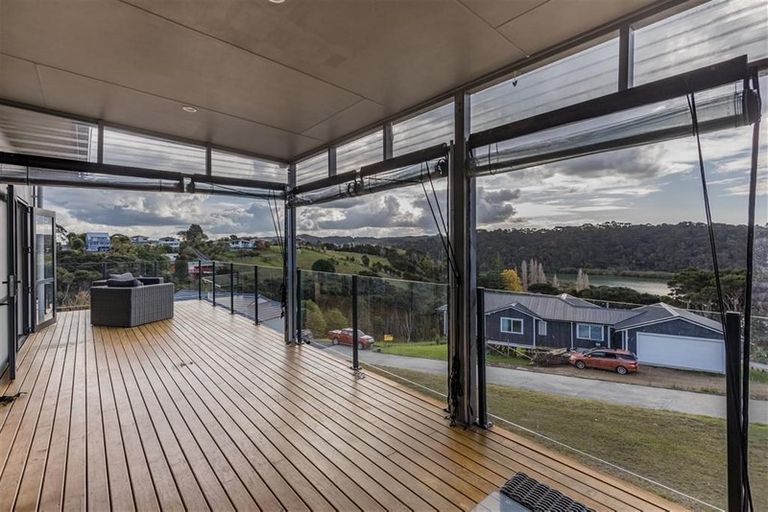 Photo of property in 9 Waterview Place, Haruru, 0204