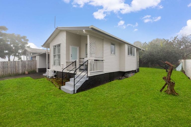 Photo of property in 1/12 Citril Place, Red Hill, Papakura, 2110