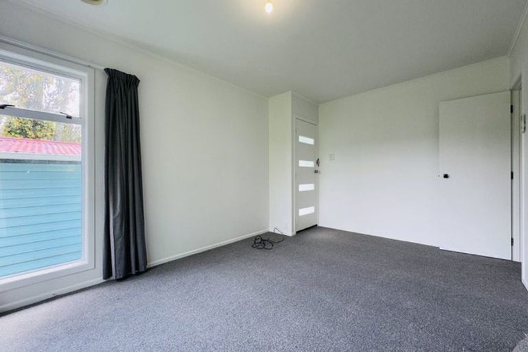 Photo of property in 12 Bittern Place, Henderson, Auckland, 0610