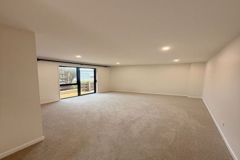 Photo of property in 73 Hutchinsons Road, Bucklands Beach, Auckland, 2014